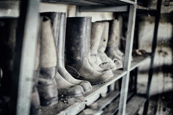 Botas vs Zapatos de Seguridad 3 denny muller JI 5YGP5SLk unsplash 1